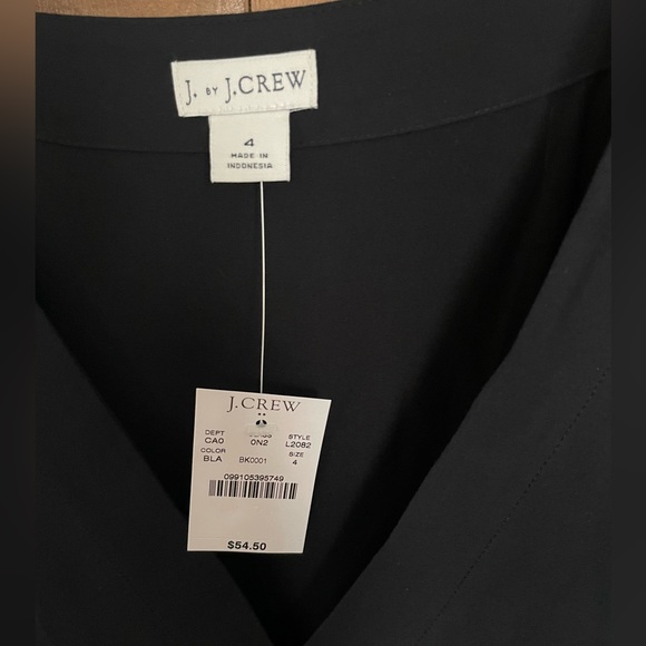 NWT JCrew VNeck Shortsleeve Dress Shirt - size 4 - Picture 4 of 4